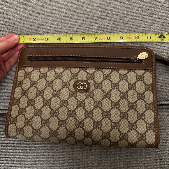 Gucci Vintage Coated Canvas Clutch - Picture 15 of 17